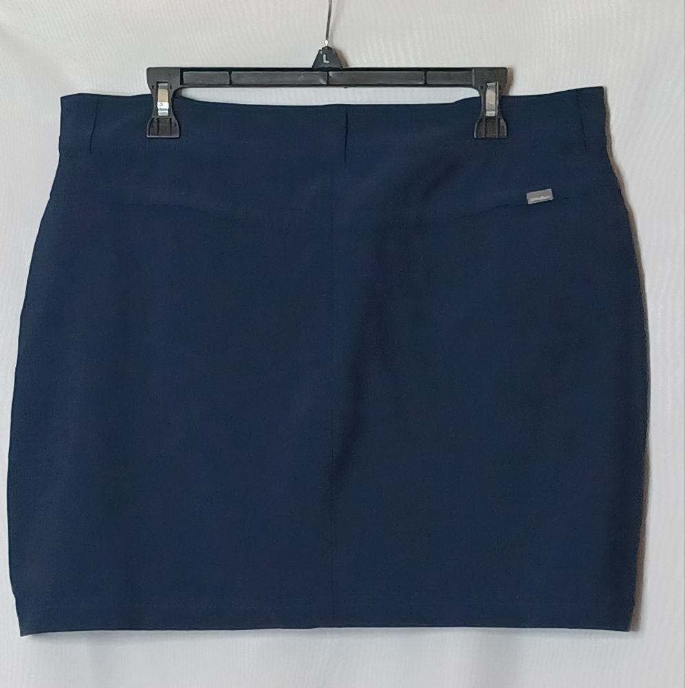 Eddie Bauer Women's Navy Blue Skort. Size 14 - Picture 8 of 12